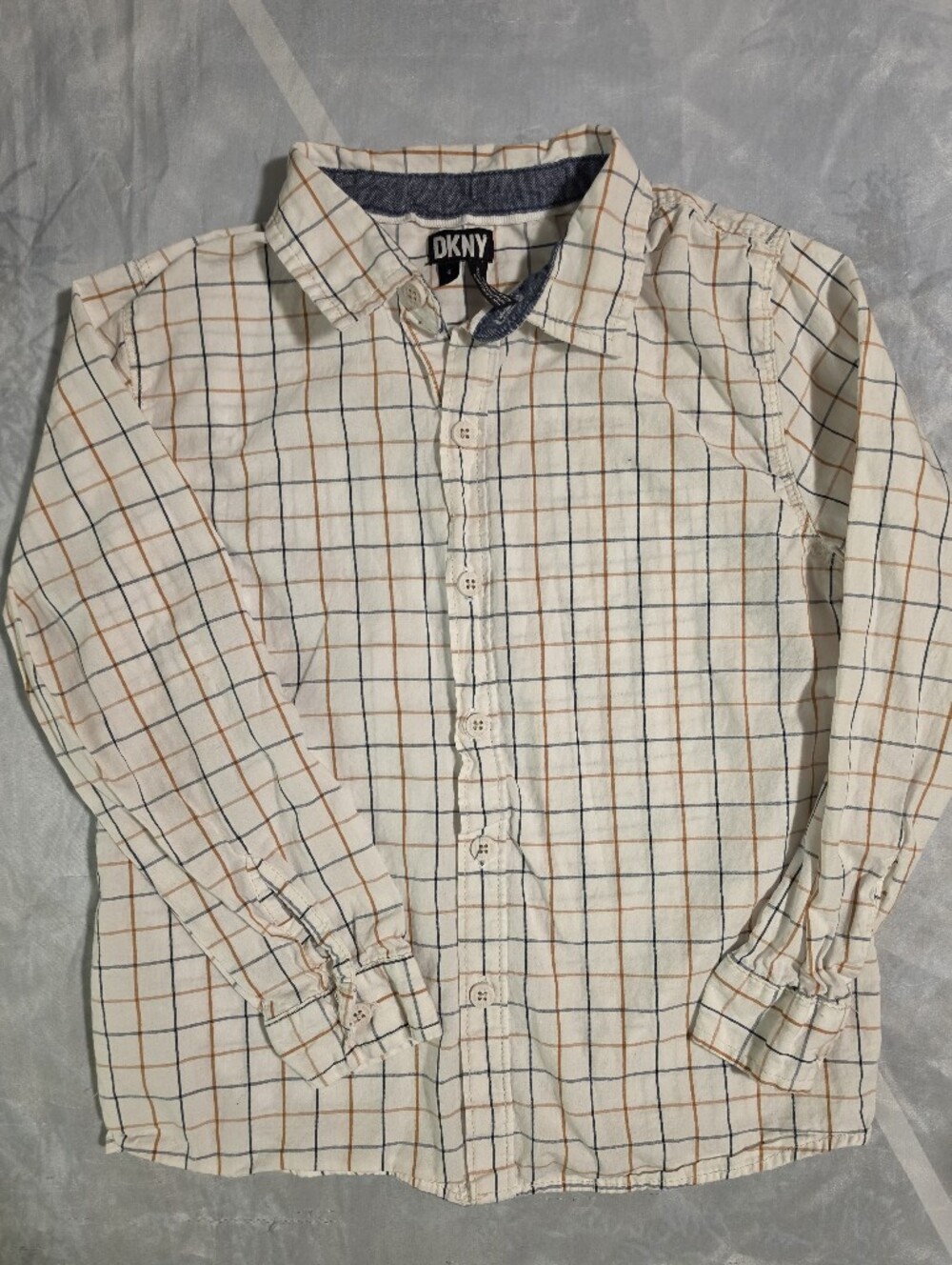 Boys Size 6 DKNY Button-Down Dress Shirt